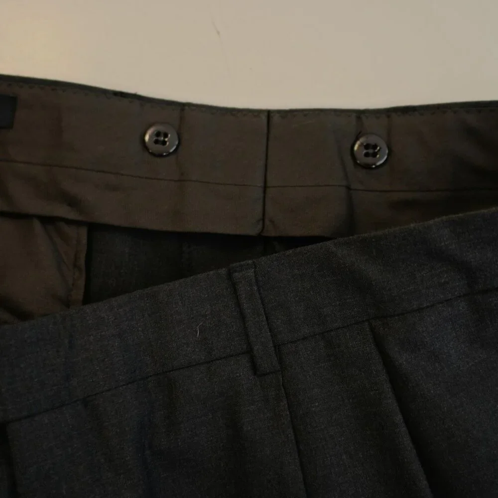 Jos A Bank Gray Wool Dress Pants Trousers 36 / 26.5 Short Mid Rise Pleated Cuffe